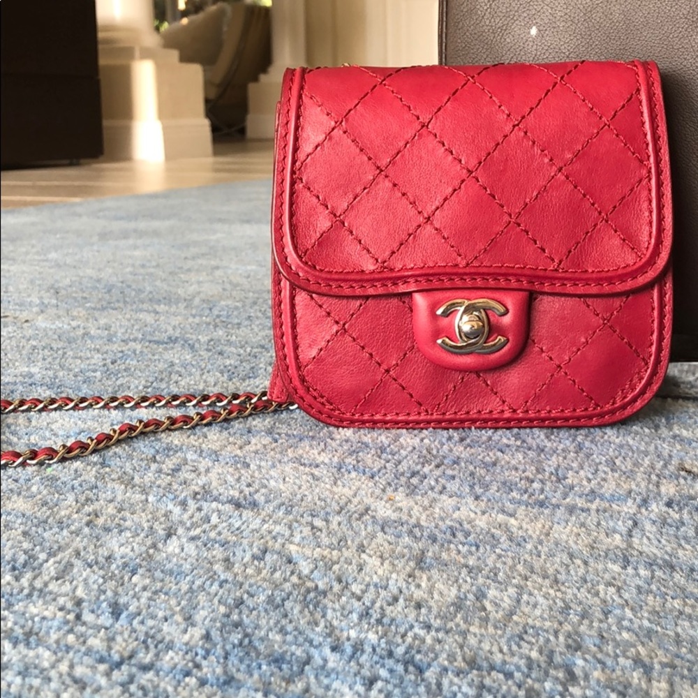 💯 % authentic Chanel crossbody